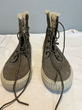 Timberland Women’s Skyla Bay Fleece Fold Down Boots size 6.5